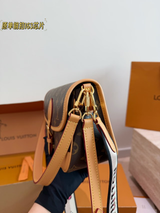 Louis Vuitton Speedy 20 Monogram Canvas Shoulder Bag UA Rep view 4