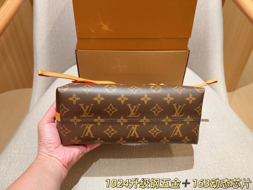 Louis Vuitton Carryall BB Monogram Canvas Chain Shoulder Bag view