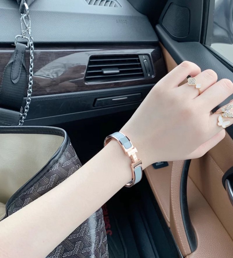 Hermès Enamel Bangle Light Grey UA Replica