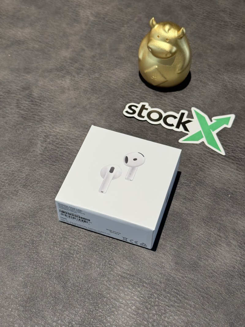 Apple AirPods 4 Noise Cancellation UA Replica view