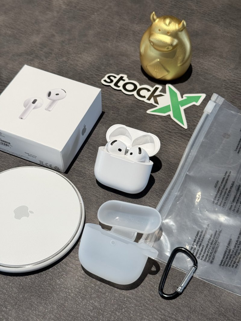 Apple AirPods 4 Noise Cancellation UA Replica view