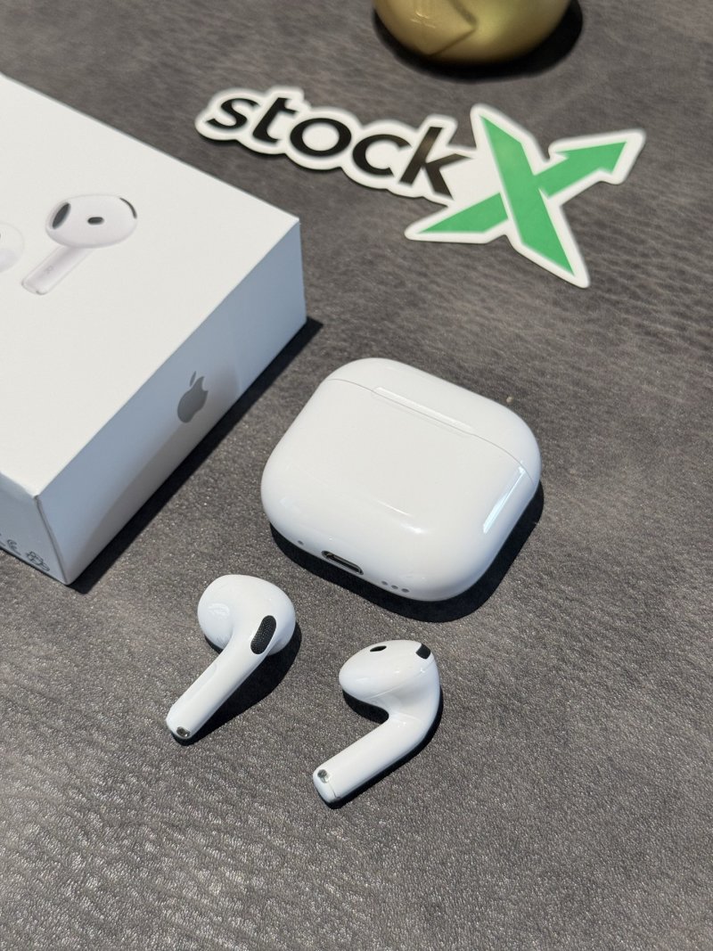 Apple AirPods 4 Noise Cancellation UA Replica view