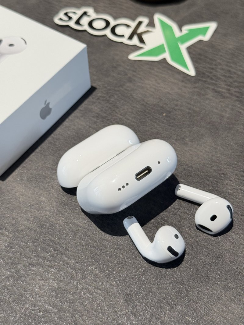 Apple AirPods 4 Noise Cancellation UA Replica view