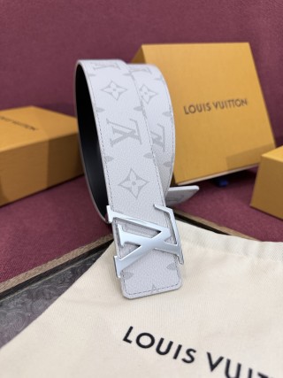 LV Initiales Monogram 40mm Reversible Belt White Gray view 2