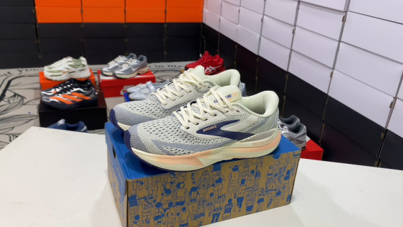 Brooks Adrenaline GTS 24 Grey Navy Running Shoe