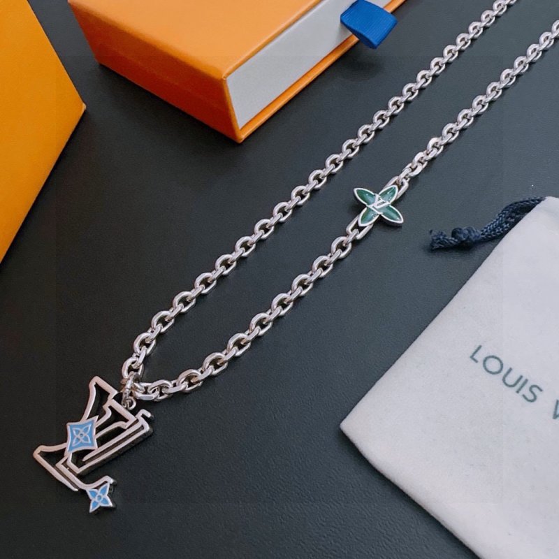 Louis Vuitton LV Monogram Silver Chain Necklace Replica
