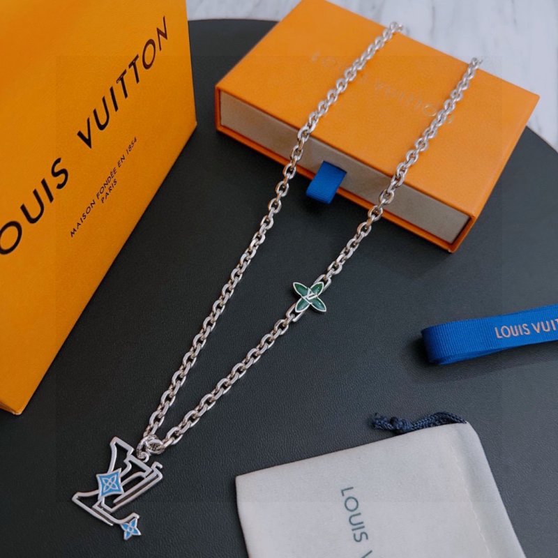 Louis Vuitton LV Monogram Silver Chain Necklace Replica view