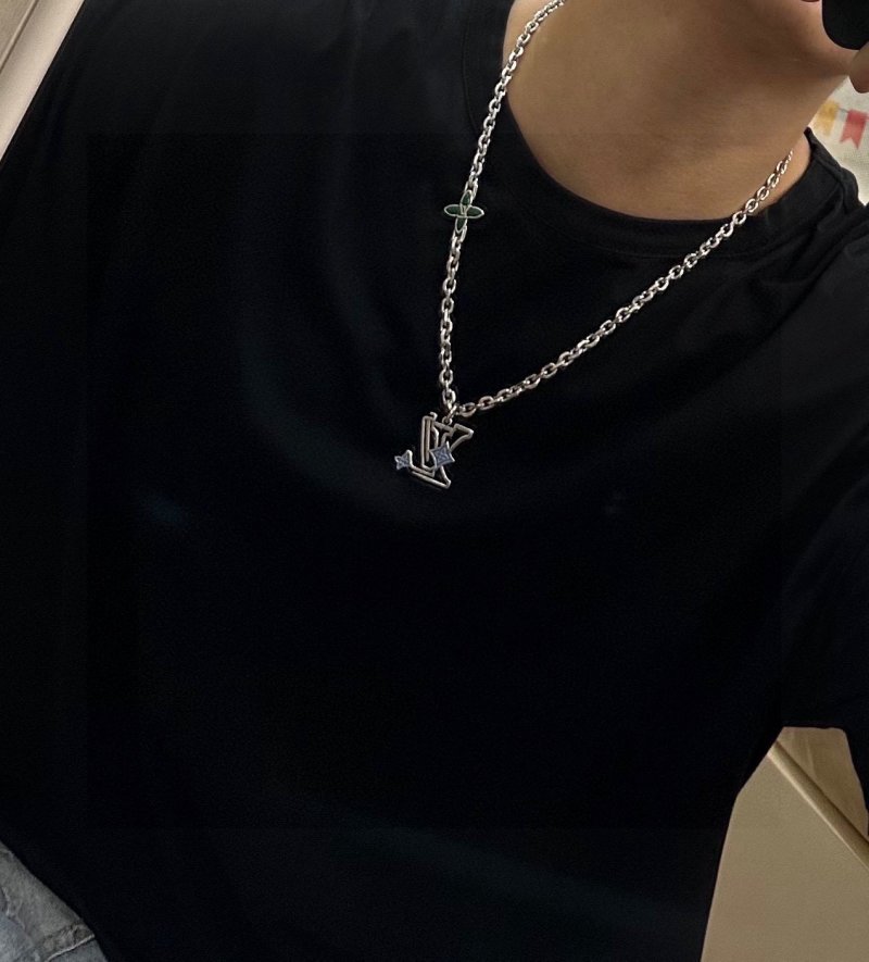 Louis Vuitton LV Monogram Silver Chain Necklace Replica view