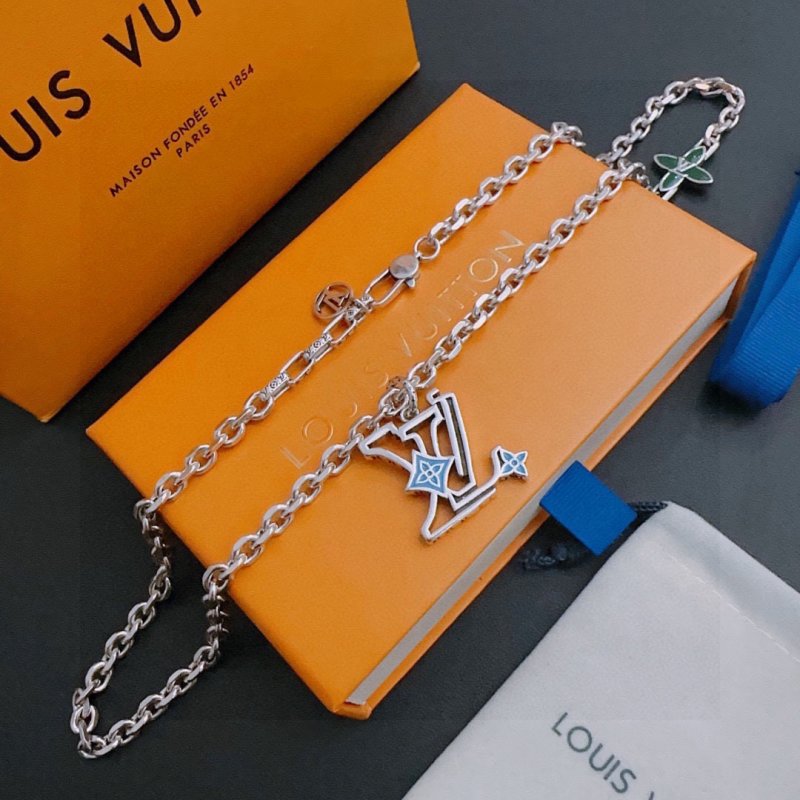 Louis Vuitton LV Monogram Silver Chain Necklace Replica view