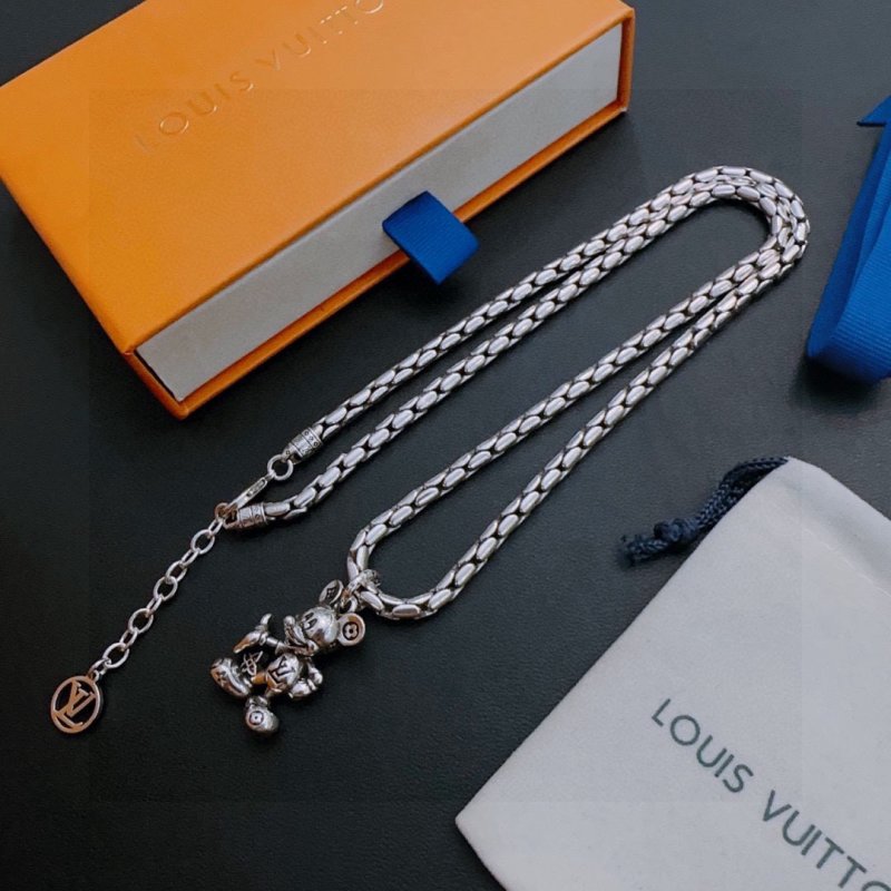 LV Vintage Silver Chain Necklace - Replica UA view