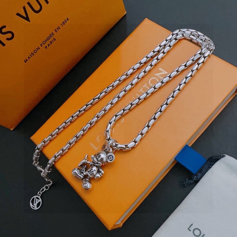 LV Vintage Silver Chain Necklace - Replica UA view