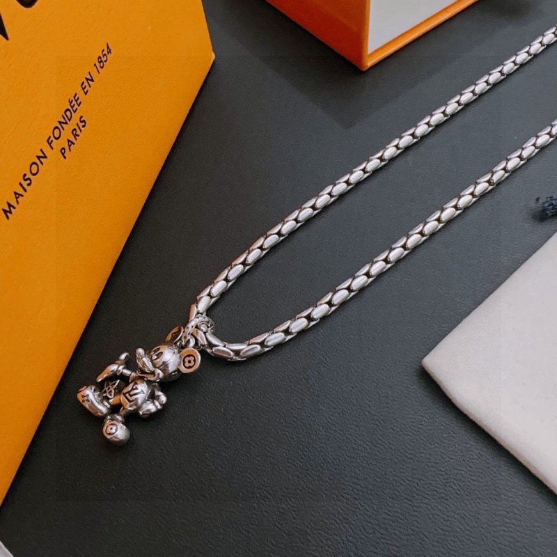 LV Vintage Silver Chain Necklace - Replica UA view