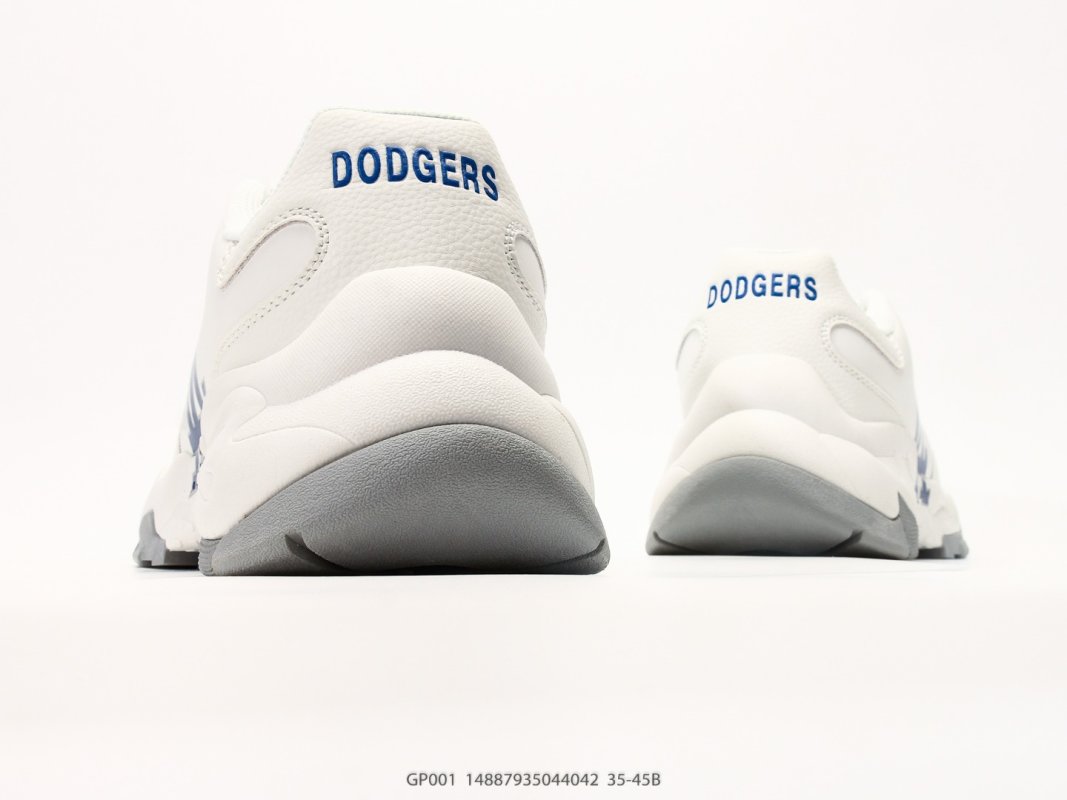 MLB Chunky Liner New York Yankees White Grey Chunky Dad Sneaker view