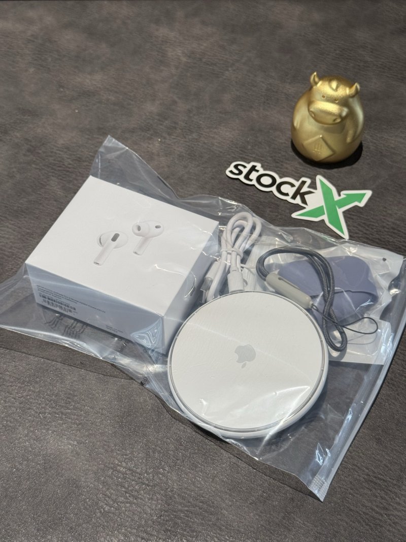 Apple AirPods Pro 3 Gen 8 Replica - White view