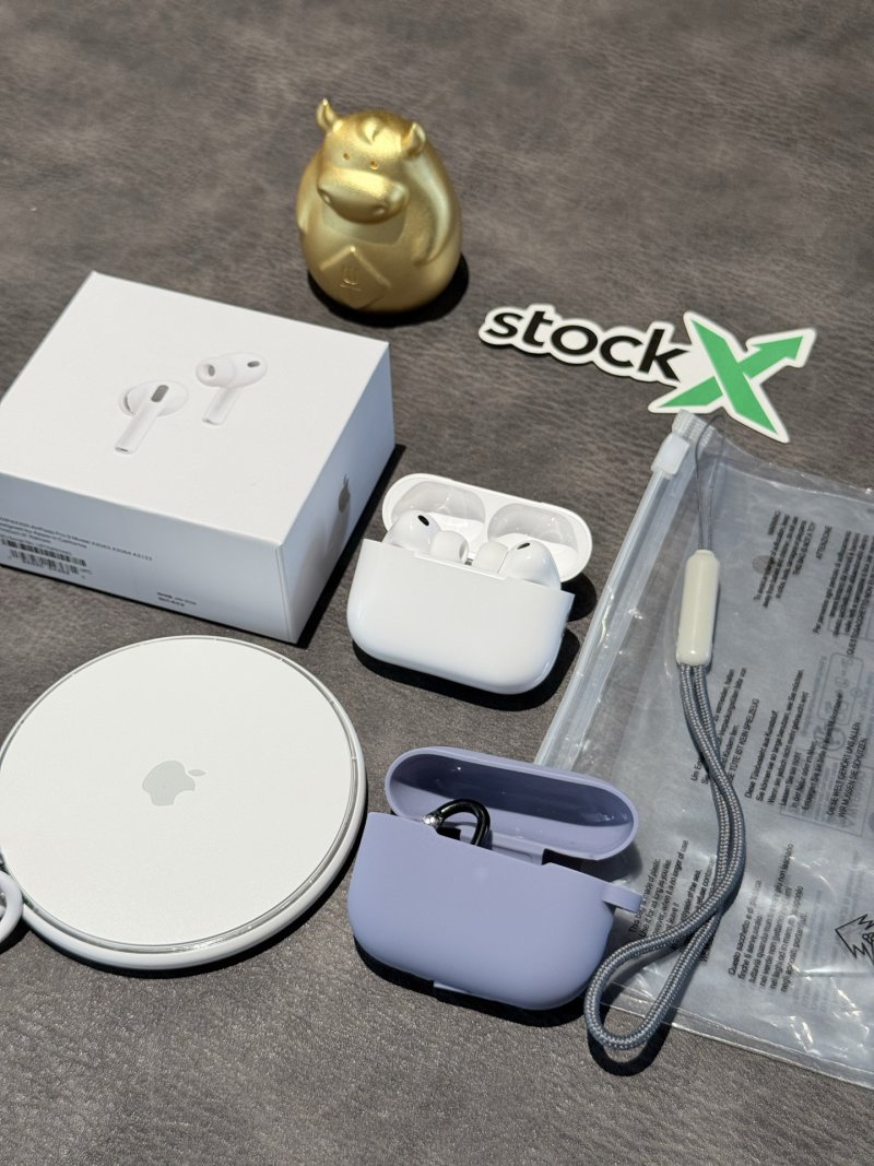 Apple AirPods Pro 3 Gen 8 Replica - White view