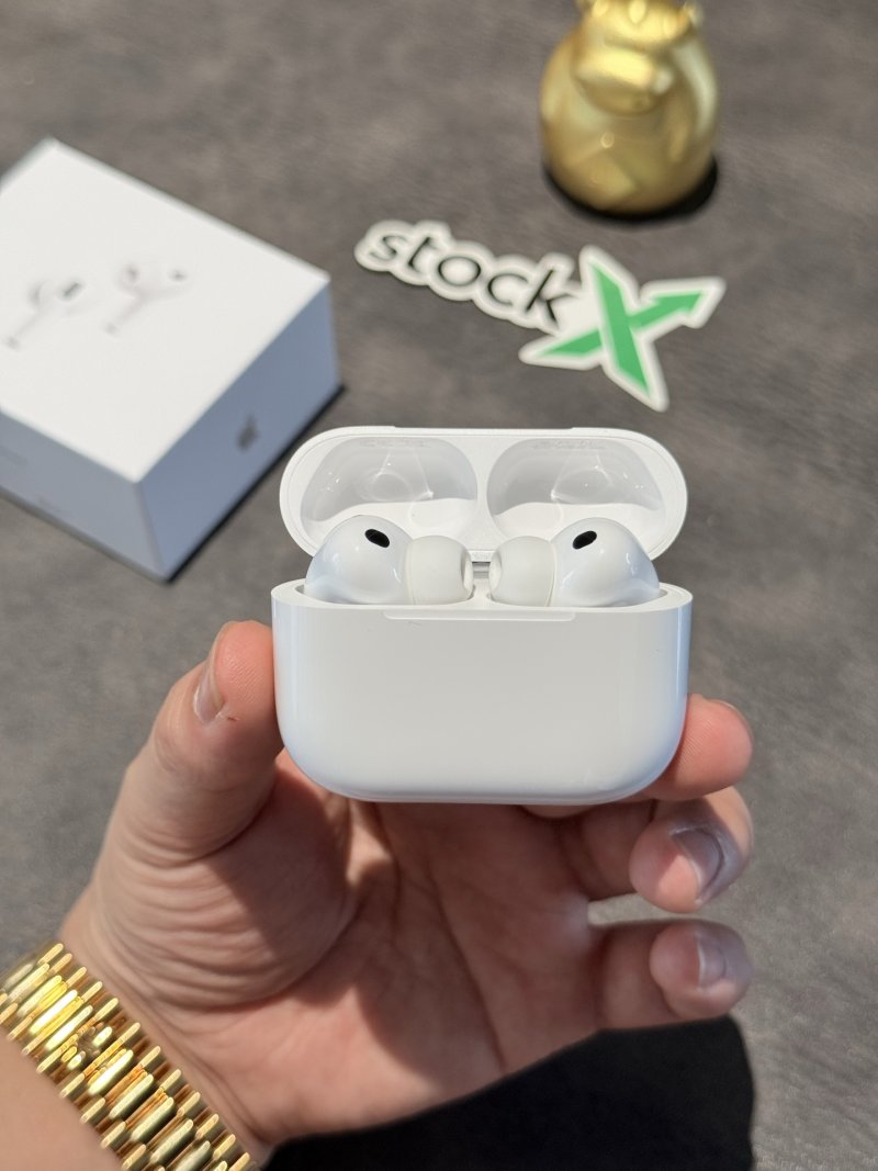 Apple AirPods Pro 3 Gen 8 Replica - White view
