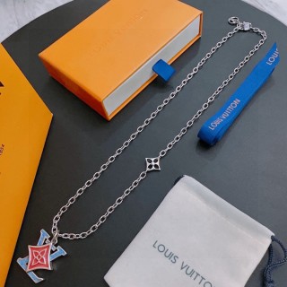 LV Vintage Silver Chain Necklace with Star Pendant - 60cm