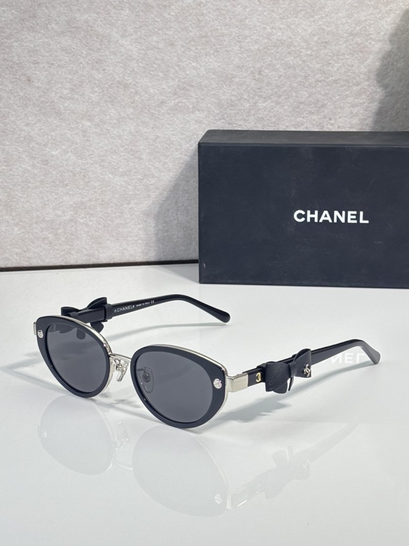 Chanel CH9188 Black Gold Gradient Sunglasses Replica view