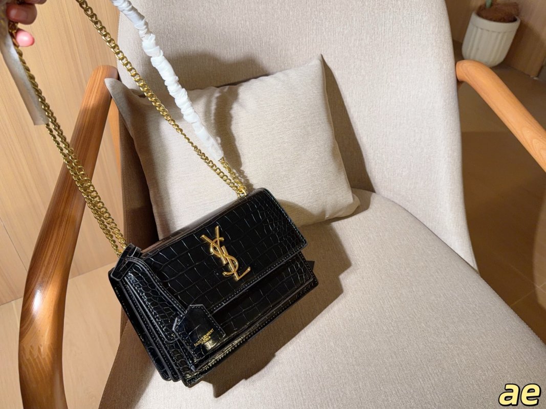 YSL Sunset Crocodile Embossed Chain Bag Black 22×15×7 view