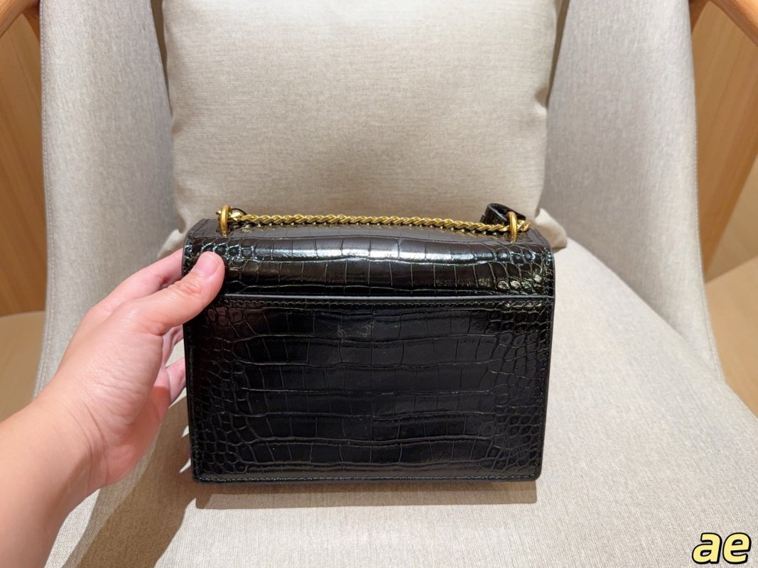 YSL Sunset Crocodile Embossed Chain Bag Black 22×15×7 view