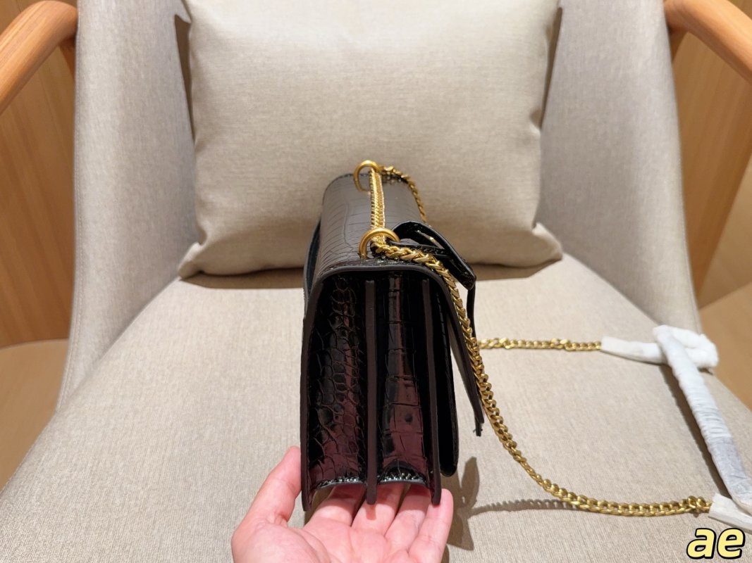 YSL Sunset Crocodile Embossed Chain Bag Black 22×15×7 view