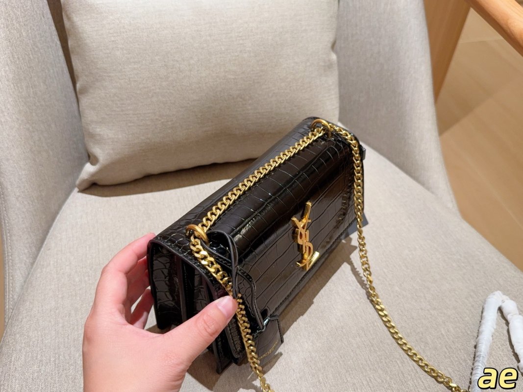 YSL Sunset Crocodile Embossed Chain Bag Black 22×15×7 view