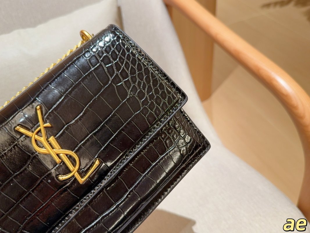 YSL Sunset Crocodile Embossed Chain Bag Black 22×15×7 view