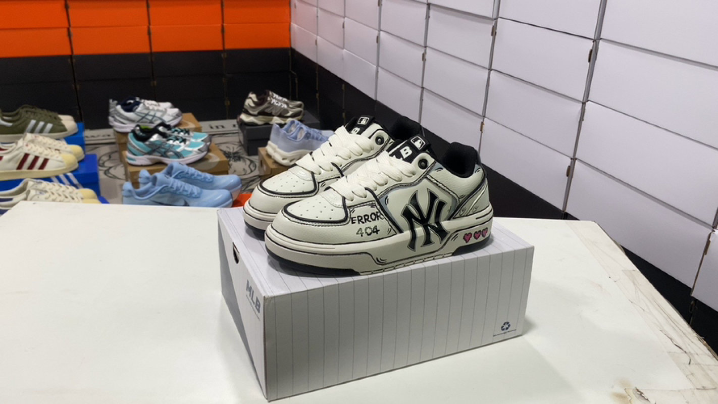 New Balance 550 Cream Black Sneaker UA Replica