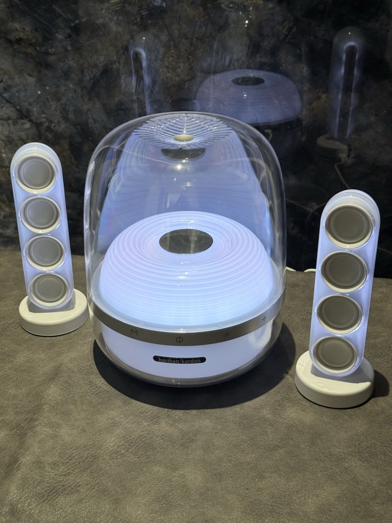 Harman Kardon Crystal Aqua Gen 5 Rose Gold Speaker System view