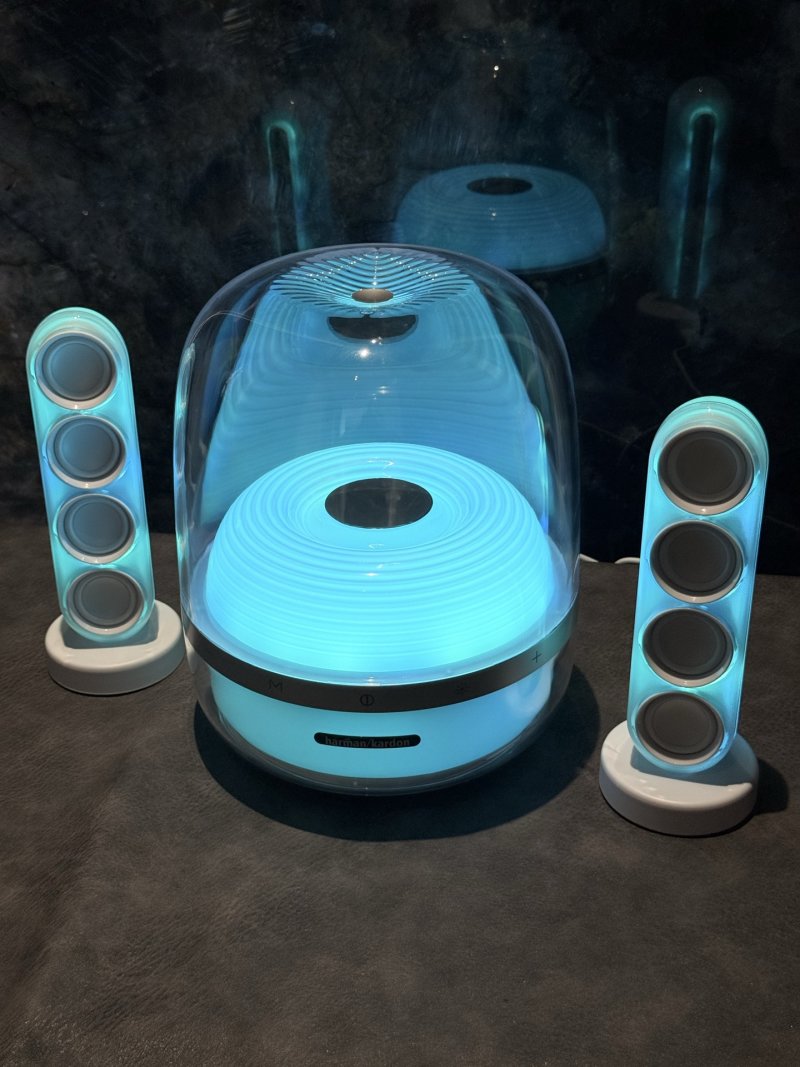 Harman Kardon Crystal Aqua Gen 5 Rose Gold Speaker System view