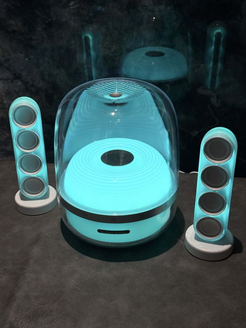 Harman Kardon Crystal Aqua Gen 5 Rose Gold Speaker System view
