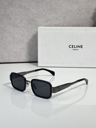 Celine CL40335F Square Sunglasses Gold Black Gradient view 4