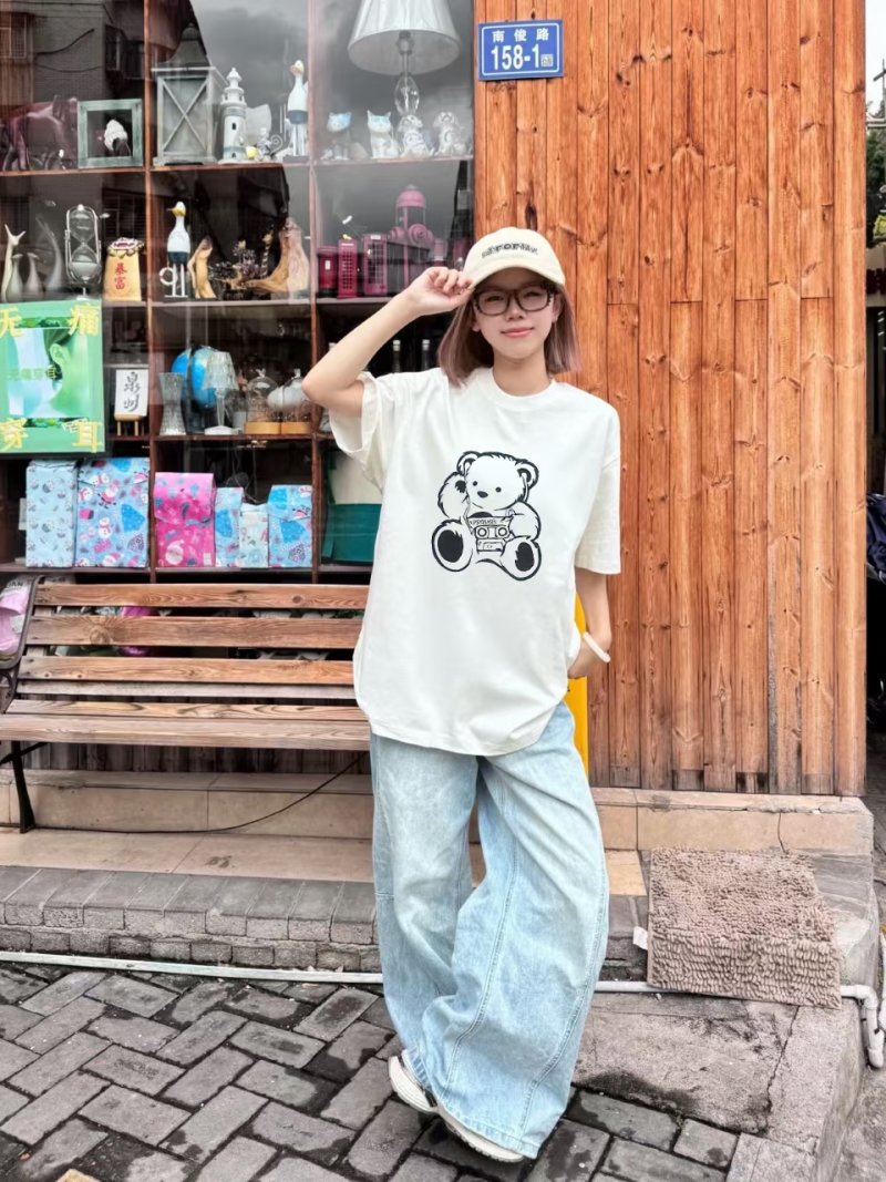 WE11DONE Teddy Bear Graphic White Short Sleeve T-Shirt view