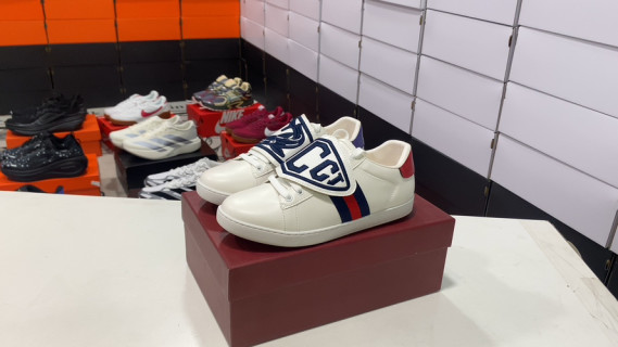 Gucci Ace Sneaker White Leather Navy Red Stripe Interlocking G Patch 1:1 Rep