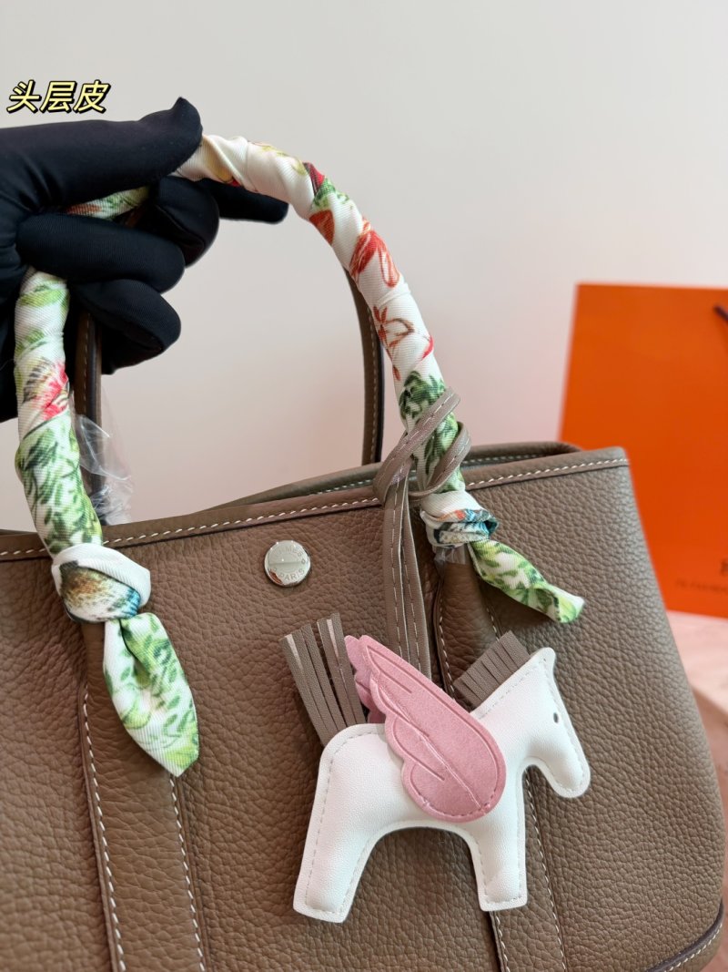 Hermès Garden Party 30cm Negonda Leather Tote Etoupe view