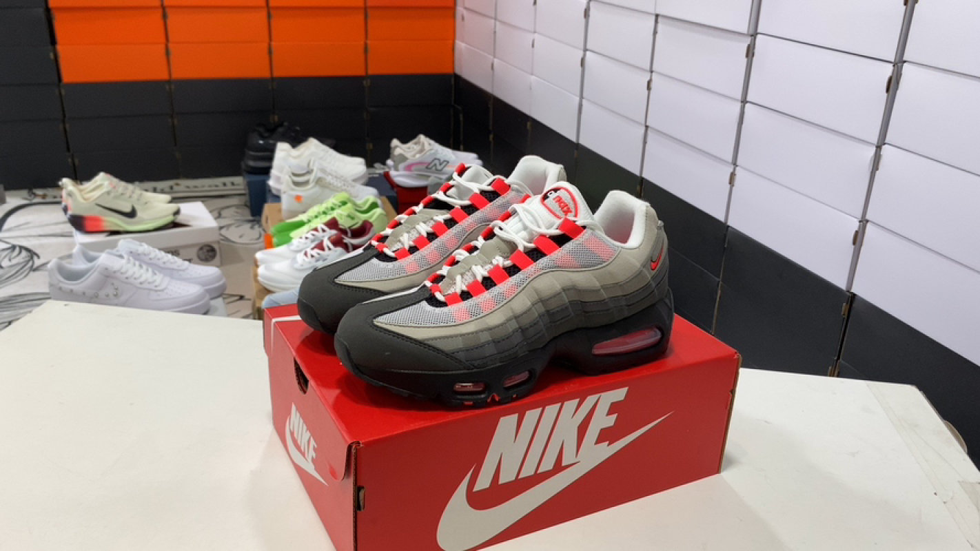 Nike Air Max 95 OG overseas Red Replica Sneaker