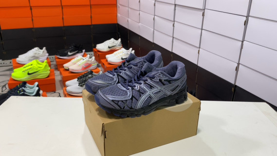 Asics Gel-Kayano 20 Black Grey UA Running Shoe