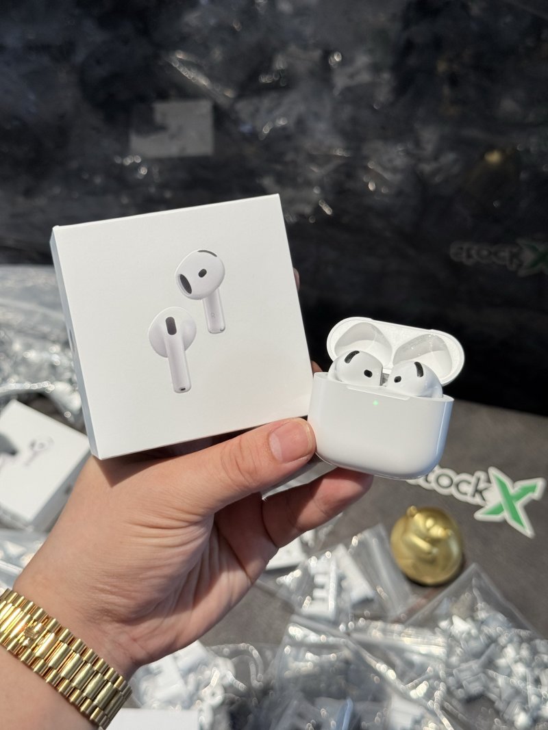 Apple AirPods 4 Green X Version 1:1 Replica view
