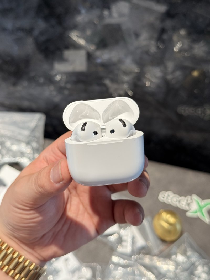 Apple AirPods 4 Green X Version 1:1 Replica view