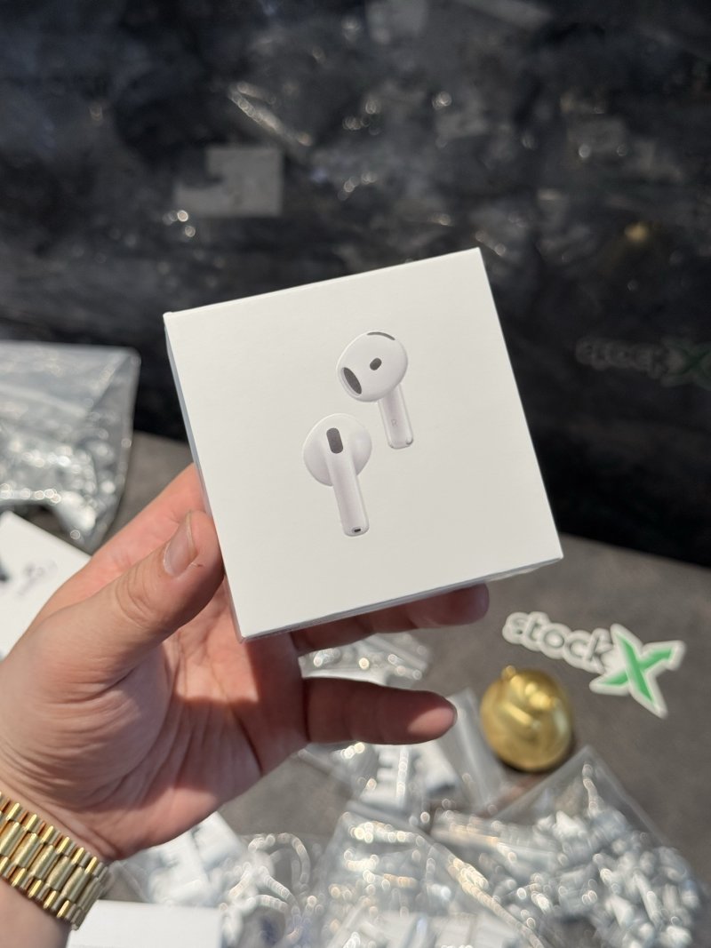 Apple AirPods 4 Green X Version 1:1 Replica view