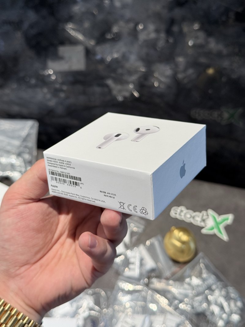 Apple AirPods 4 Green X Version 1:1 Replica view