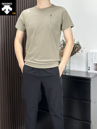 Descente UA Ice Silk Seamless Pocket T-Shirt Black view 2