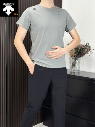Descente UA Ice Silk Seamless Pocket T-Shirt Black view 3