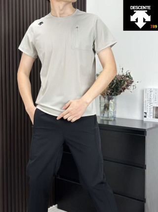 Descente UA Ice Silk Seamless Pocket T-Shirt Black view 4
