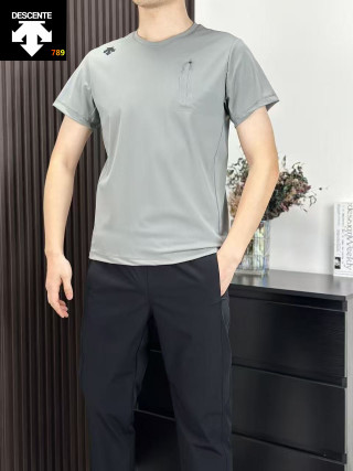 Descente UA Ice Silk Seamless Pocket T-Shirt Black view 6