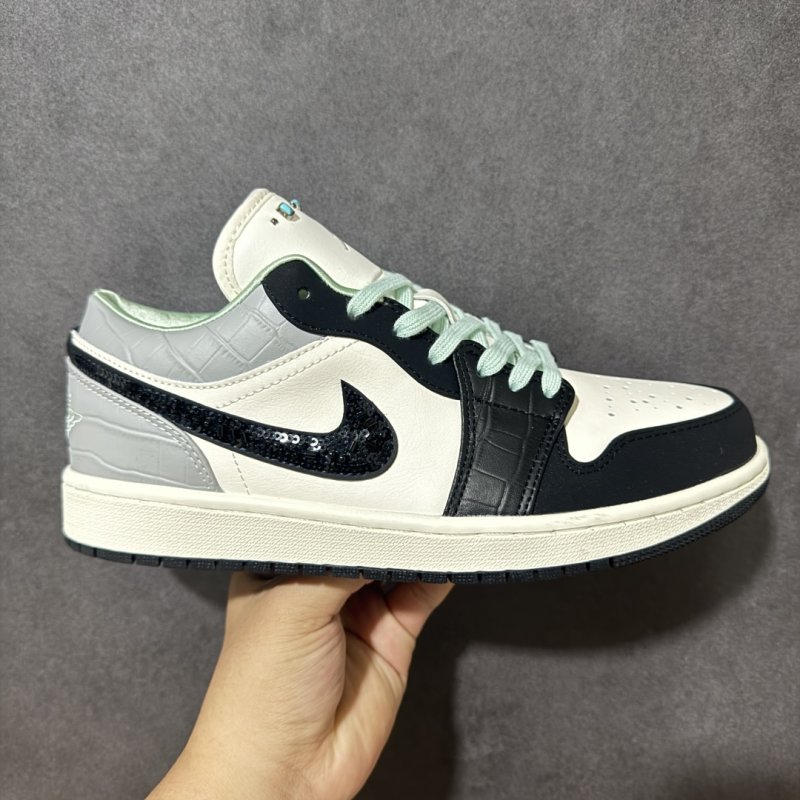 Jordan Air Jordan 1 Low Black White Green Cream Leather