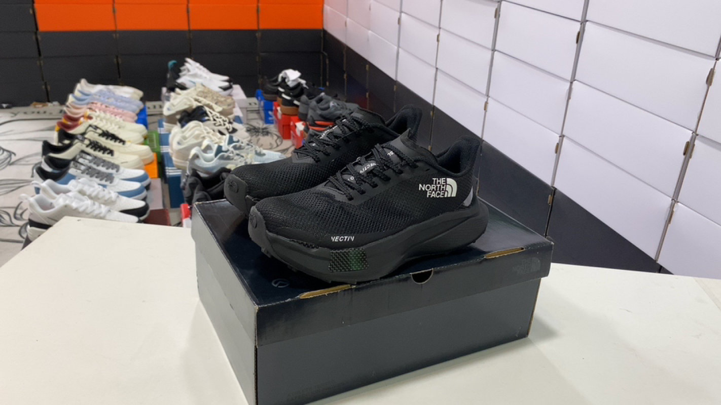 The North Face Vectiv Running Shoe Black Grey
