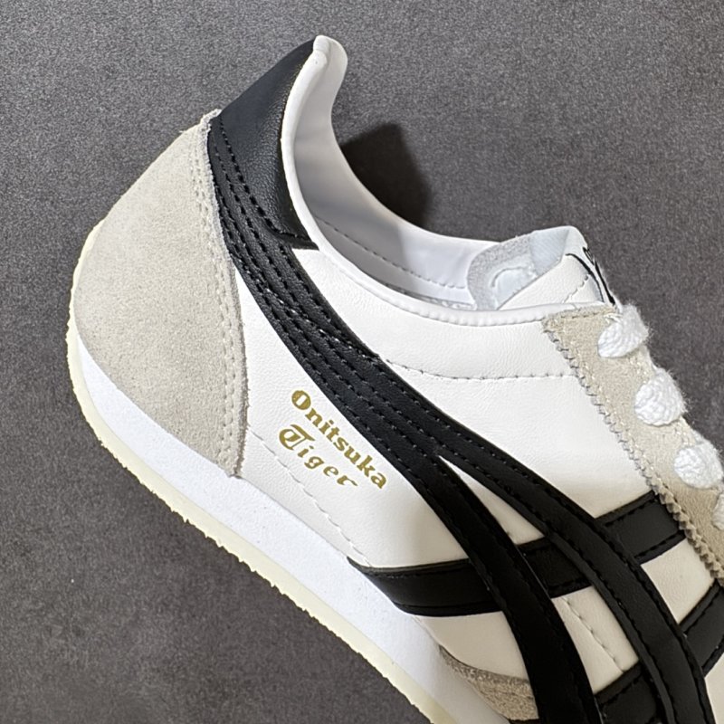 Onitsuka Tiger Runspark White Black Low Casual Sneaker view