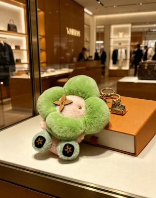 Louis Vuitton Anger Forest Plush Keychain Bag Charm Green view 6