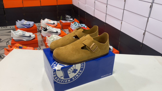 Birkenstock Boston Shearling Suede Clogs - Camel